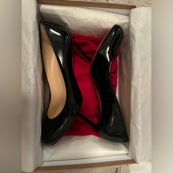 Christian Loboutin Simple Pump Heel - Picture 4 of 5